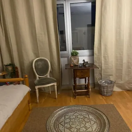 Nice Nest With Balcony Near The Beach Appartamento Hyères