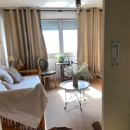 Nice Nest With Balcony Near The Beach *